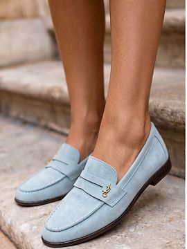Mocasini Step in style  Mocasini din imitație de catifea sunt o propunere elegantă și confortabilă pentru fiecare zi. Croiala clasică combinată cu detalii la 