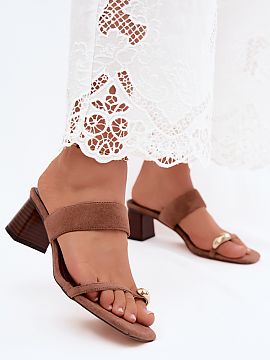 Încălțări cu toc Step in style  Șlapi damă din imitație de catifea sunt o propunere elegantă și feminină, care completează perfect atât ținutele de zi cu zi, cât 