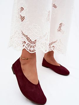 Balerini Step in style  Balerinii pentru femei din imitație de catifea sunt o propunere confortabilă și elegantă pentru zi de zi. Tăietura clasică și plată 