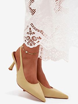 Sandale cu toc Step in style  Sandale cu toc pentru femei din imitație de catifea sunt o propunere elegantă și atemporală, care completează perfect multe stilizări.