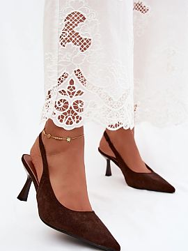 Sandale cu toc Step in style  Sandale cu toc pentru femei din imitație de catifea sunt o propunere elegantă și atemporală, care completează perfect multe stilizări.
