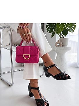 Sandale cu toc Solea  Sandale elegante cu cataramă sunt o alegere perfectă pentru femeile care caută încălțăminte stylish pentru ocazii speciale. Modelul c