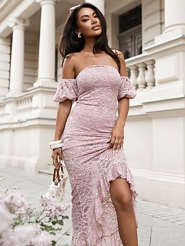 Rochie elegantă LaBalancia  Rochia Calma în nuanța de roz pudrat este o propunere pentru femeile care apreciază combinația subtilă de eleganță, confort și stil 
