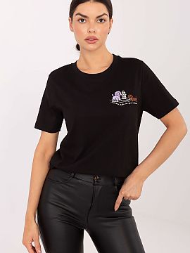 Tricou Factory Price  Tricou clasic pentru femei de lungime standard, perfect pentru ținutele de zi cu zi. Realizat din 100% bumbac, oferă confort, respirabilit
