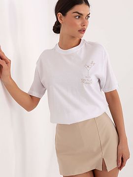 Tricou Factory Price  Tricou casual de damă fabricat din bumbac de înaltă calitate, care oferă confort și o bună respirabilitate pe tot parcursul zilei. Mod