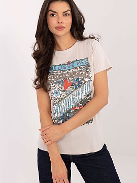 Tricou Factory Price  Tricou casual pentru femei creat pentru confortul zilnic și aspectul modern. Realizat din bumbac de înaltă calitate, este moale, aerisit 