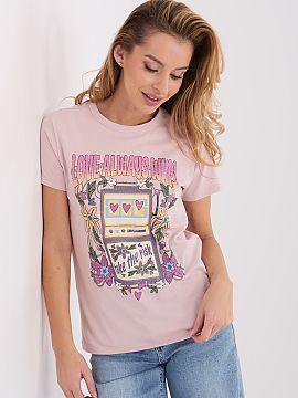 Tricou Factory Price  Tricou casual pentru femei creat pentru confortul zilnic și aspectul modern. Realizat din bumbac de înaltă calitate, este moale, respirab