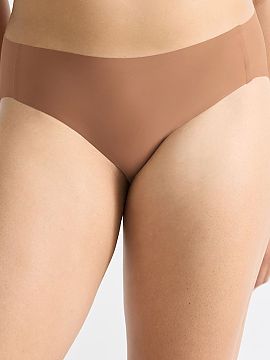Chiloţi Sloggi  Figi Zero Feel 2.0 High Leg 10217838-00CM este un model modern de lenjerie proiectat pentru confort maxim și purtare imperceptibilă. Tăie