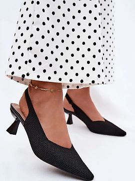 Sandale cu toc Step in style  Sandalele pentru femei realizate din material textil sunt o propunere pentru femeile care apreciază subtilitatea și aspectul elegant. Text
