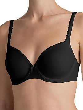 Sutien întărit Triumph  Sutienul Triumph Perfectly Soft WHP este un model atemporal de tip basic, care combină estetica subtilă cu funcționalitatea zilnică. Est