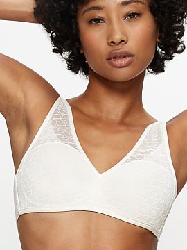 Sutien întărit Triumph  Sutien cu burete cremos Signature Sheer P EX 10215909 este un model elegant, fără balene, care combină ușurința construcției cu subtil