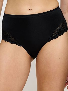 Chiloţi Triumph  Chiloti de dama cu talie inalta Ladyform 10210671 in culoarea neagra sunt un model clasic, care imbina eleganta atemporala cu un confort exc