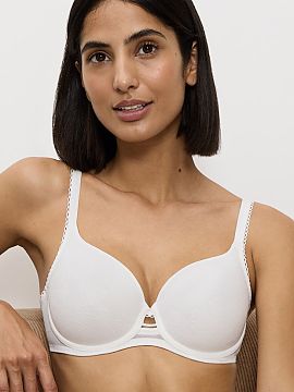 Sutien întărit Triumph  Sutien modelator Wild Rose Sensation 10205990-00GZ este o combinație între tehnologia modernă, confort și eleganța feminină. Datorită