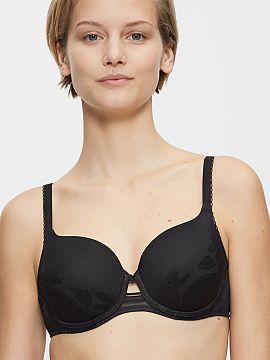 Sutien întărit Triumph  Sutienul modelator Wild Rose Sensation 10205990-0004 este o combinație de tehnologie modernă, confort și eleganță feminină. Datorită 