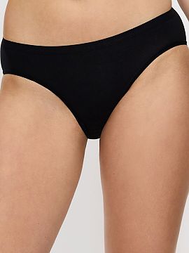 Tanga Triumph  Cureaua Sense of Modal 10224759-0004 este realizată dintr-un material extrem de moale și elastic, care îmbracă delicat pielea și asigur