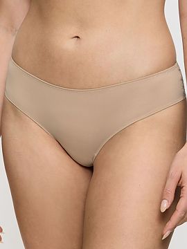 Tanga Triumph  Stingurile Lovely Micro Brazilian 10182554 sunt un model cu croiala braziliană, care îmbină confortul zilnic cu o estetică subtilă și 