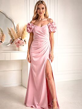 Rochie lungă Bicotone  Rochie maxi spectaculoasă cu croială deosebită, care atrage atenția cu o ornamentare tridimensională spectaculoasă a umerilor sub form