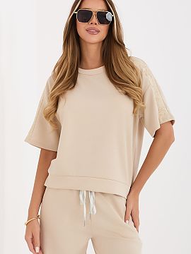 Bluză Factory Price  Bluza de damă cu caracter universal este alegerea ideală pentru ziua de zi și pentru muncă într-un stil mai puțin formal. Designul min