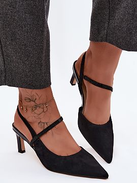 Sandale cu toc Step in style  Sandalele de damă din piele naturală sunt o propunere elegantă pentru ocazii speciale. Croiala clasică în combinație cu vârfurile asc