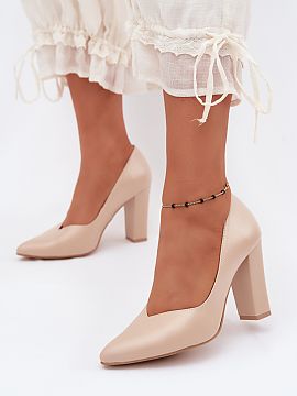 Pantofi dcu toc gros Step in style  Pantofi pentru femei din piele ecologică sunt o propunere elegantă a producției poloneze, creată cu gândul la femeile care apreciază s