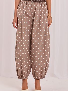 Pantaloni de damă Italy Moda  Modele de pantaloni parașutiști sunt o alegere excelentă pentru femeile care apreciază confortul și stilul original. Modelul cu buline 