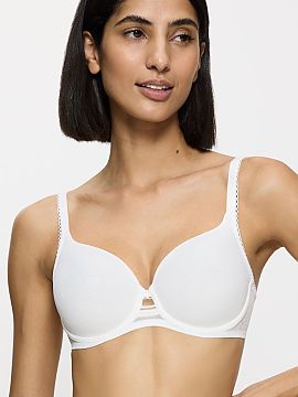 Sutien întărit Triumph  Sutienul modelator Wild Rose Sensation 10205990-00GZ este o combinație de tehnologie modernă, confort și eleganță feminină. Datorită 