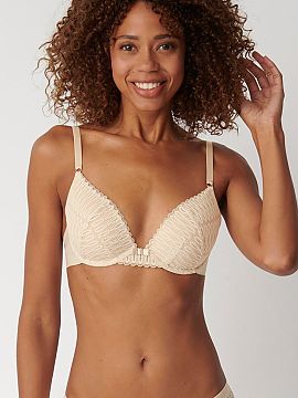 Push-up Triumph  Sutienul push-up din seria Aura Spotlight 10207982 este un model elegant care combina un aspect rafinat cu confortul purtarii zilnice. Acope