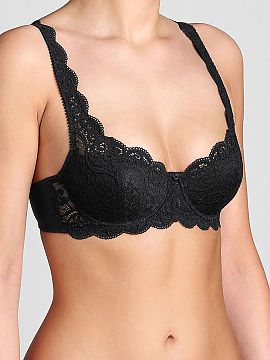 Sutien întărit Triumph  Sutien din dantelă pe căptușeală din seria Amourette 300 WHP 10166798 de la Triumph emana eleganță. Cupele moi căptușite cu dantelă