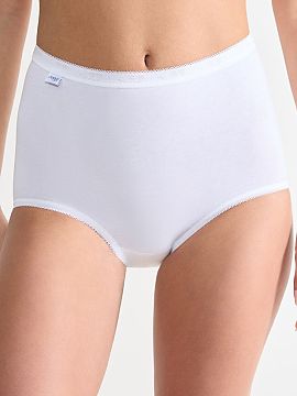 Chiloţi Sloggi  Figi Basic+ Maxi 10005037 este un model clasic creat cu gândul la confortul și comoditatea zilnică. Croiala tradițională asigură o pot