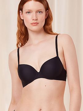 Sutien întărit Triumph  Sutienul cu burete Pure Micro WHP 10217445 în clasicul negru este un model modern care combină un design minimalist cu un confort excepți