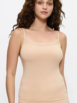 Cămaşă Triumph  Top Feel of Modal Spaghetti de la Triumph este o combinație de design minimalist, eleganță feminină și confort incomparabil. Croiala po