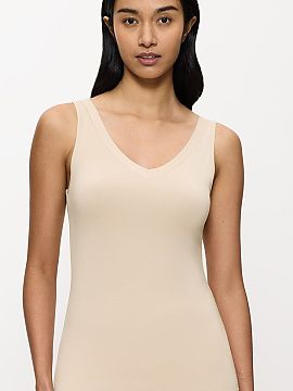 Cămaşă Triumph  Top tank Triumph Sense of Modal 10224796-6720 fabricat din material modal mătăsos de la Lenzing. Croială potrivită și bretele late conf