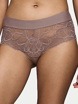 Chiloţi Triumph  Figi Body Make-Up Illusion Lace 10219748-3091 în nuanța modernă de pistacio este o propunere deosebită, care subliniază subtil formele 