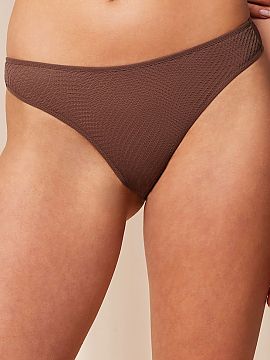 Chiloţi Triumph  Chilotii tip Tai Harmony Spotlight 10217051 de la Triumph sunt o combinație de confort, stil feminin și detalii excepționale din dantelă