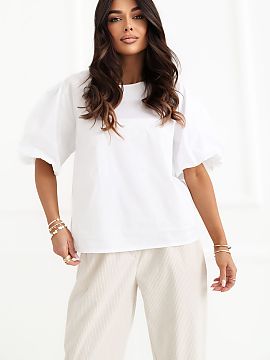 Bluză Italy Moda  Bluza elegantă cu caracter universal este o propunere stilată ideală pentru ziua de zi, la serviciu și la ocazii mai festice. Modelul s�