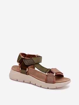 Sandale cu platformă Step in style