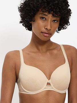 Sutien întărit Triumph  Sutienul modelator Wild Rose Sensation 10205990-00NZ este o combinație între tehnologia modernă, confort și eleganța feminină. Datorit