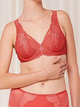 Sutien întărit Triumph  Sutienul rigid Wild Peony Florale 10209627-7802 este un model elegant care combină tehnologiile moderne cu un design floral feminin. Cupele
