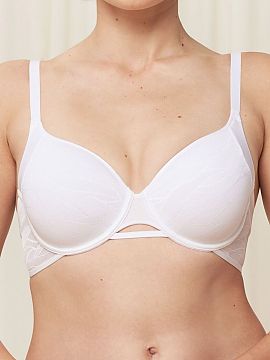 Sutien întărit Triumph  Sutien cu sârmă Airy Sensation WP 10167696 este un model creat pentru femei care apreciază combinația de confort, confort și potrivire 