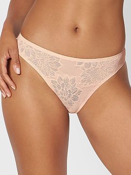 Chiloţi Triumph  Clasicele chiloțe cu model floral sunt o propunere elegantă care combină stilul feminin cu confortul purtatului. Fabricate din dantelă e