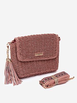 Poşetă Step in style  Geantă tip poșetă pentru femei, confecționată din răchită, este un accesoriu elegant și ușor, ideal pentru vară. Designul său la 