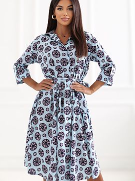 Rochie de zi Lakerta  Rochie midi evazată este o propunere pentru femeile care apreciază eleganța combinată cu confortul. Confecționată dintr-un material de
