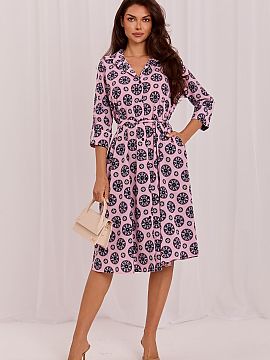 Rochie de zi Lakerta  Rochie midi evazată este o propunere pentru femeile care apreciază eleganța combinată cu confortul. Realizată dintr-o țesătură de î
