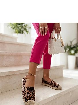 Espadrile Solea  Espadrilele îmbrăcate cu un model leopard sunt o propunere stilată pentru femeile care apreciază accesoriile distinctive și confortul �