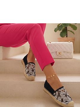 Espadrile Solea  Espadrilele încălțate cu inserție perforată în față sunt o propunere elegantă pentru zilele calde, care combină confortul cu un de