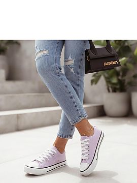 Tenişi Solea  Tenisii sportive cu șireturi sunt un model atemporal, care se potrivește perfect în ținutele de zi cu zi. Designul lor clasic combinat c