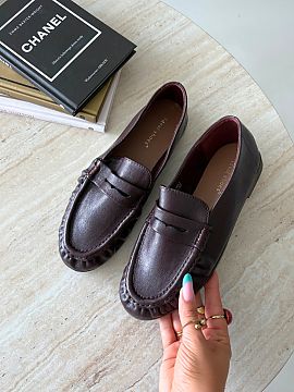 Mocasini Step in style  Mocasini pentru femei din piele ecologică sunt un model atemporal pe care îl poți asorta cu ușurință la diferite stilizări. Croiala l