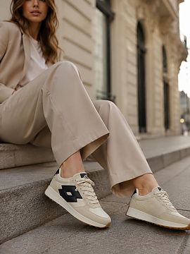 Pantofi sport pe platformă Step in style  Tenisii pentru femei de la marca Lotto sunt o propunere la modă și confortabilă pentru ieșirile zilnice. Modelul realizat dintr-o combin