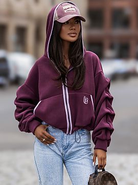 Bluză LaBalancia  Bluza polară SNUG în culoarea prunelor este o propunere pentru persoanele care apreciază confortul, moalețea și stilul atemporal. Model