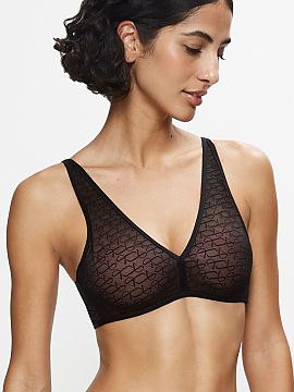 Sutien întărit Triumph  Sutien negru cu sârmă Signature Sheer P EX 10215909 este un model elegant, fără balene, care combină ușurința construcției cu sublin